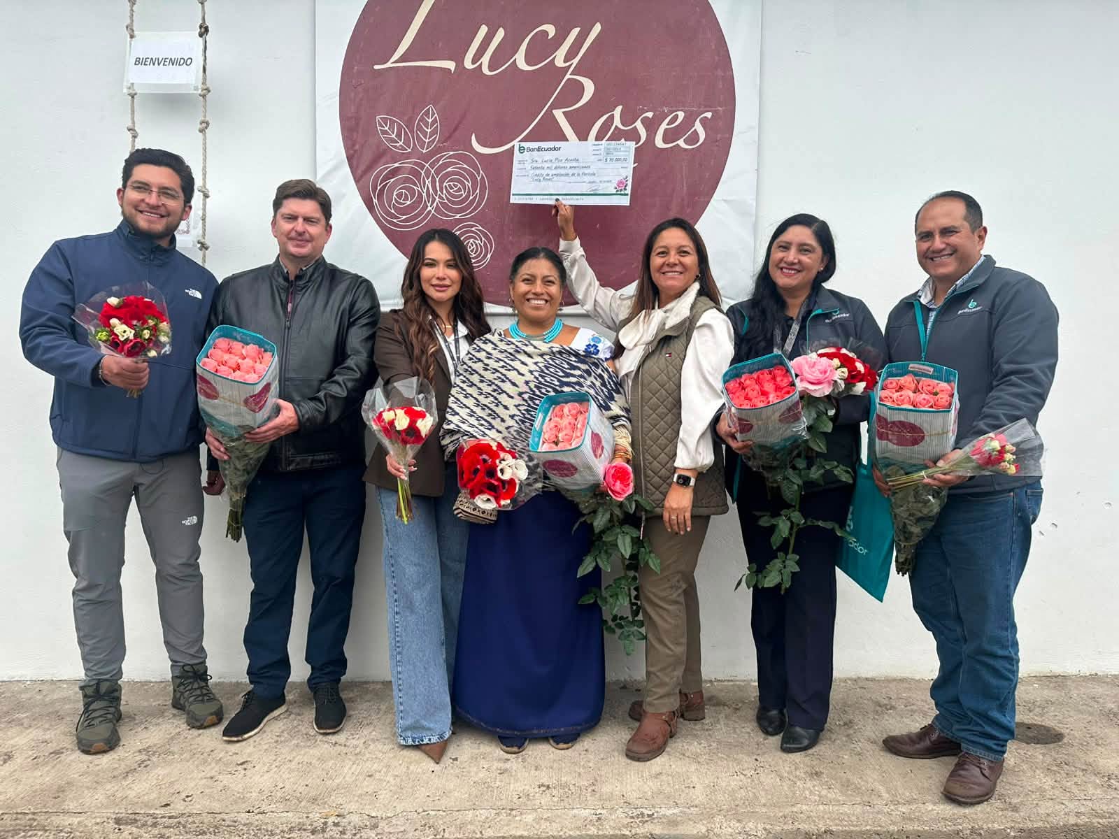 Crédito impulsa producción de flores